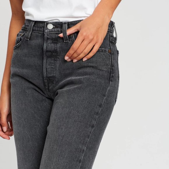 Levis Premium Womens Wedgie Straight Crop Denim Jeans Black Gray High Rise NWT - Picture 4 of 14